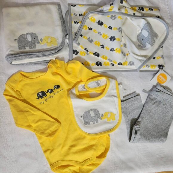 Gymboree NWT Lot 2 blankets pants, bib, onesie. 1 outlet blanket others retail. - Picture 1 of 6